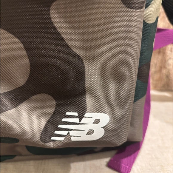 New Balance Cross Country 2018 Limited Foot Locker Camo Padded Backpack nwot - Picture 7 of 13
